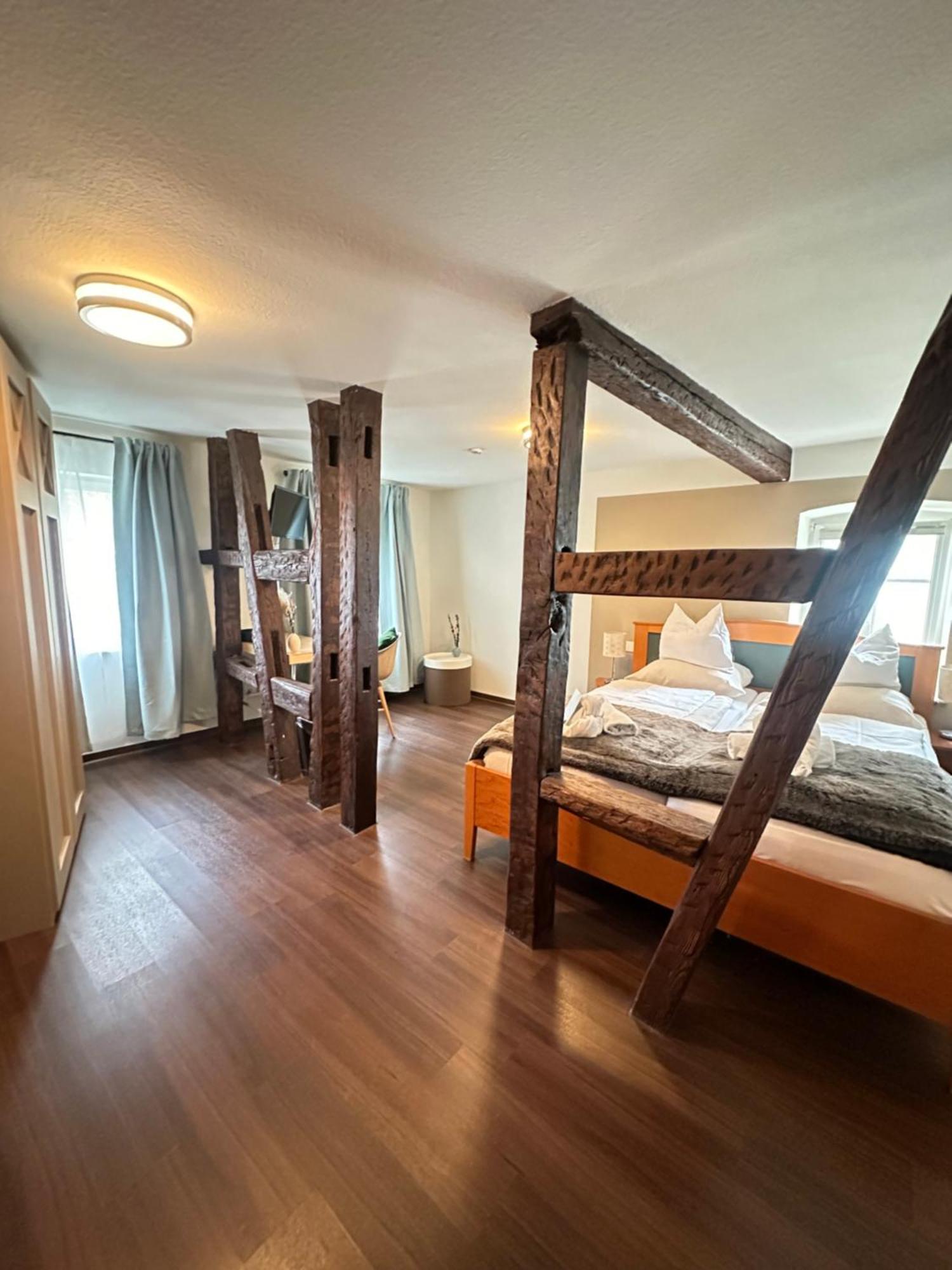 Hotel Adler Am Schloss Bonnigheim Exteriér fotografie